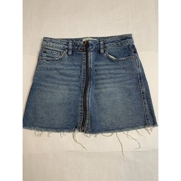 We the Free Skirt Womans 26 Blue Denim Mini Skirt Full Zipper Raw Hem Minimalist - Picture 1 of 6